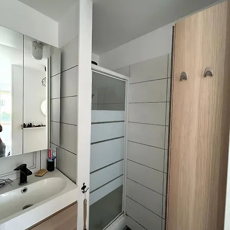 Bright Showcase, Charm & Thoughtful Decoration * פריז